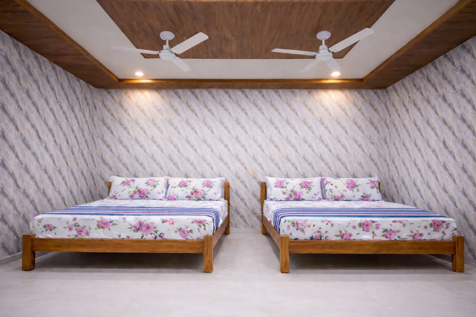 4 Sharing Room